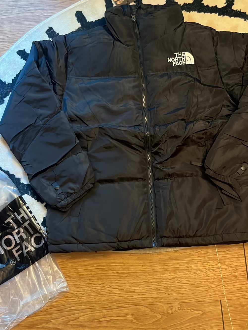 Brand new} The North Face 700 puffer jacket Brand